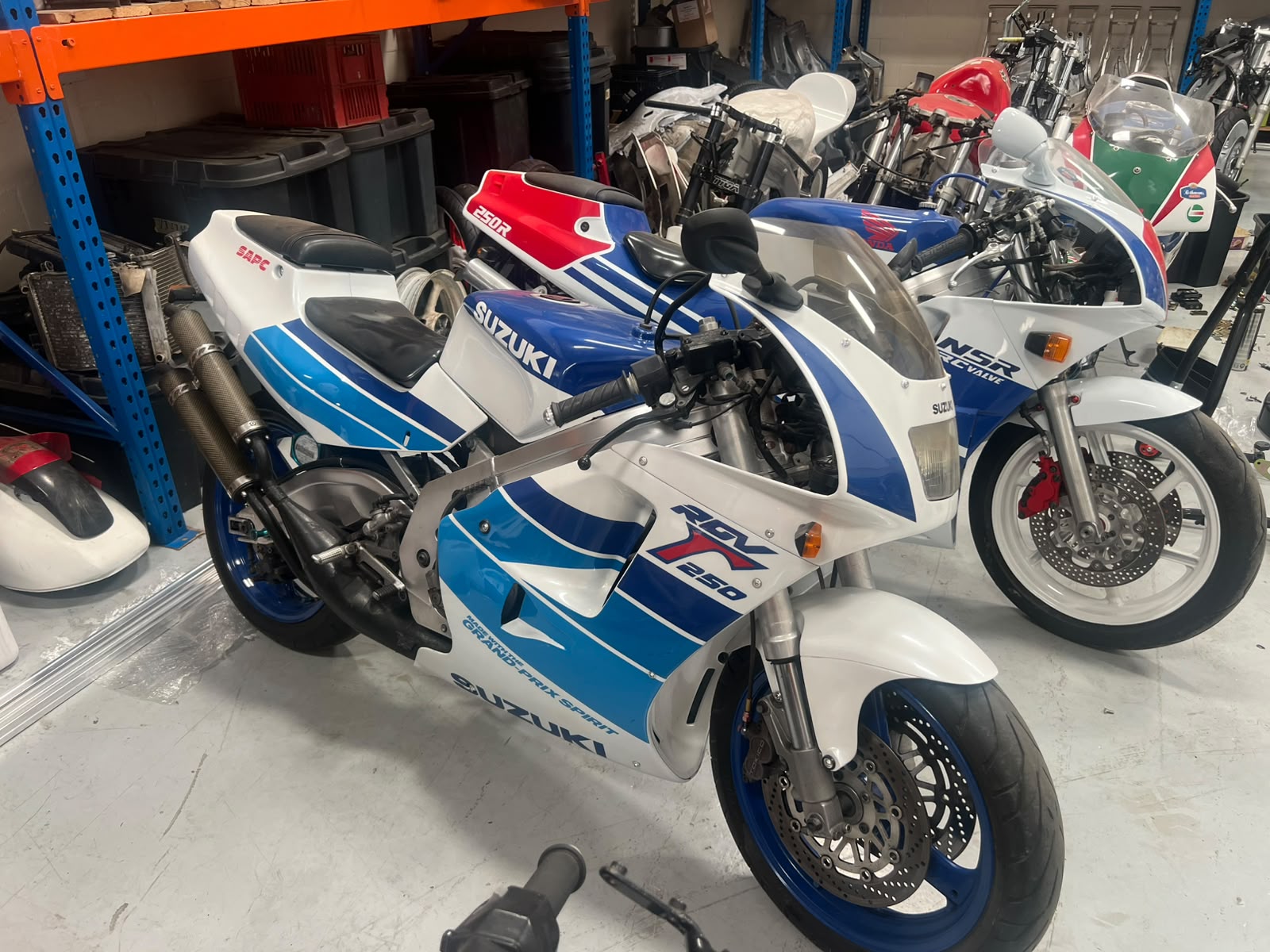 Suzuki RGV250 VJ22M-300cc 